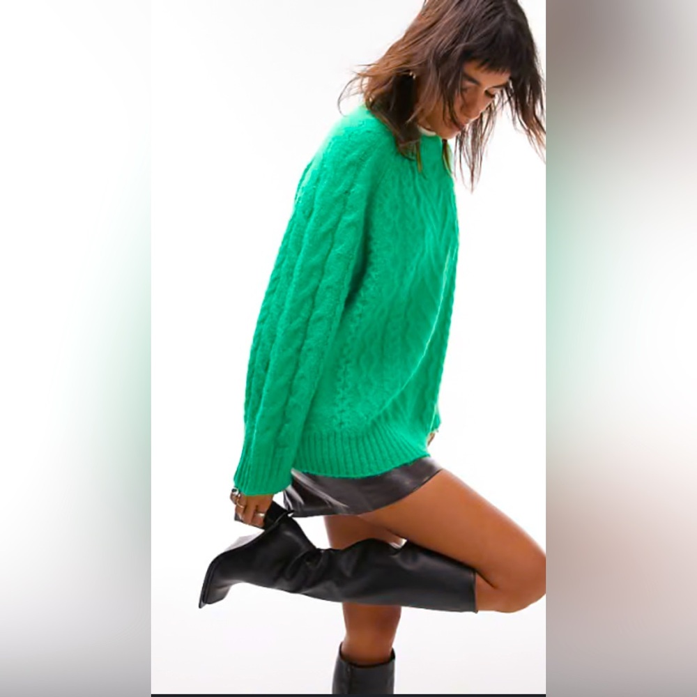 Topshop: Fluffy Cable-Stitch Over-Sized Sweater